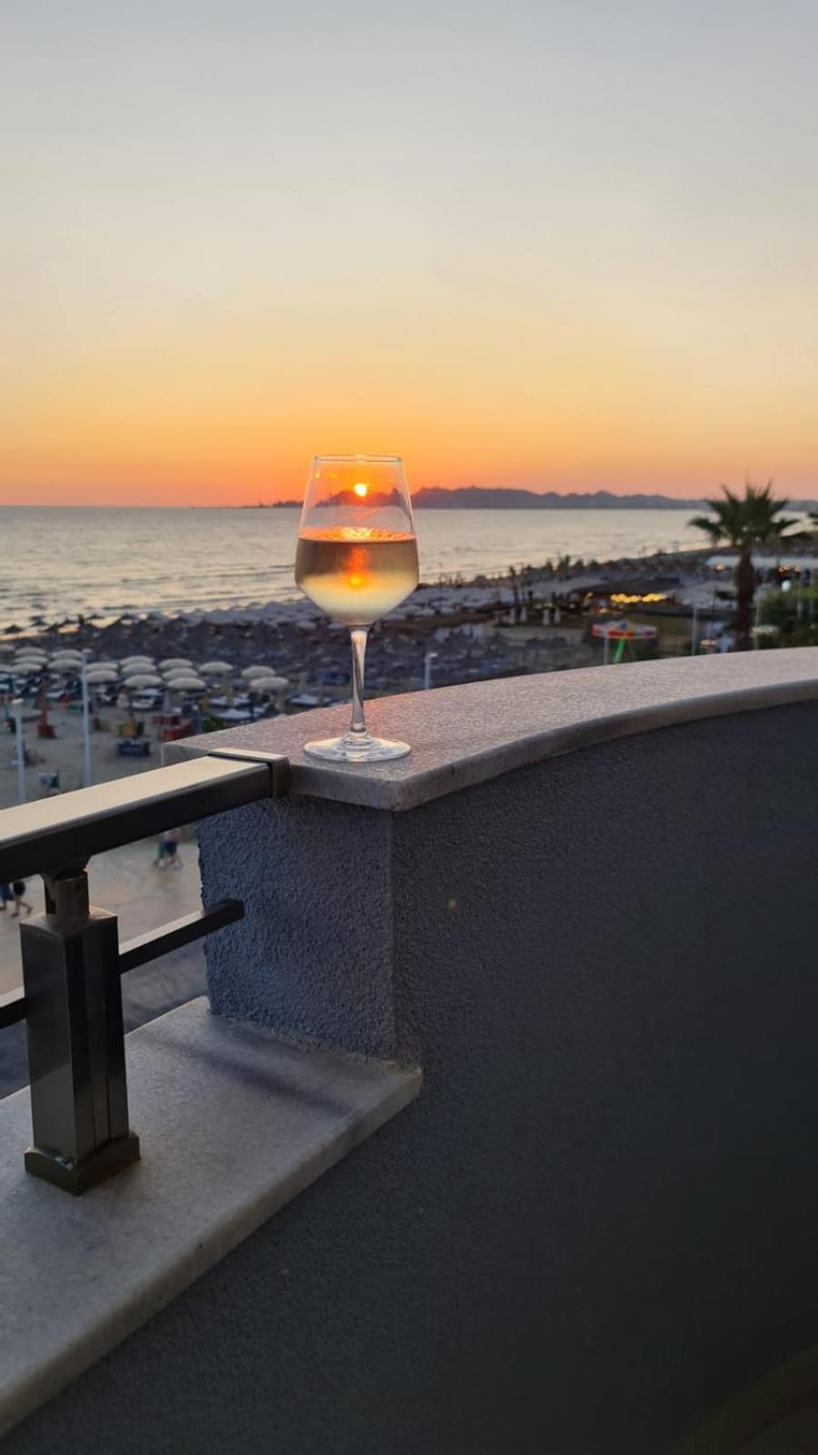 Sazani & Hotel Durrës