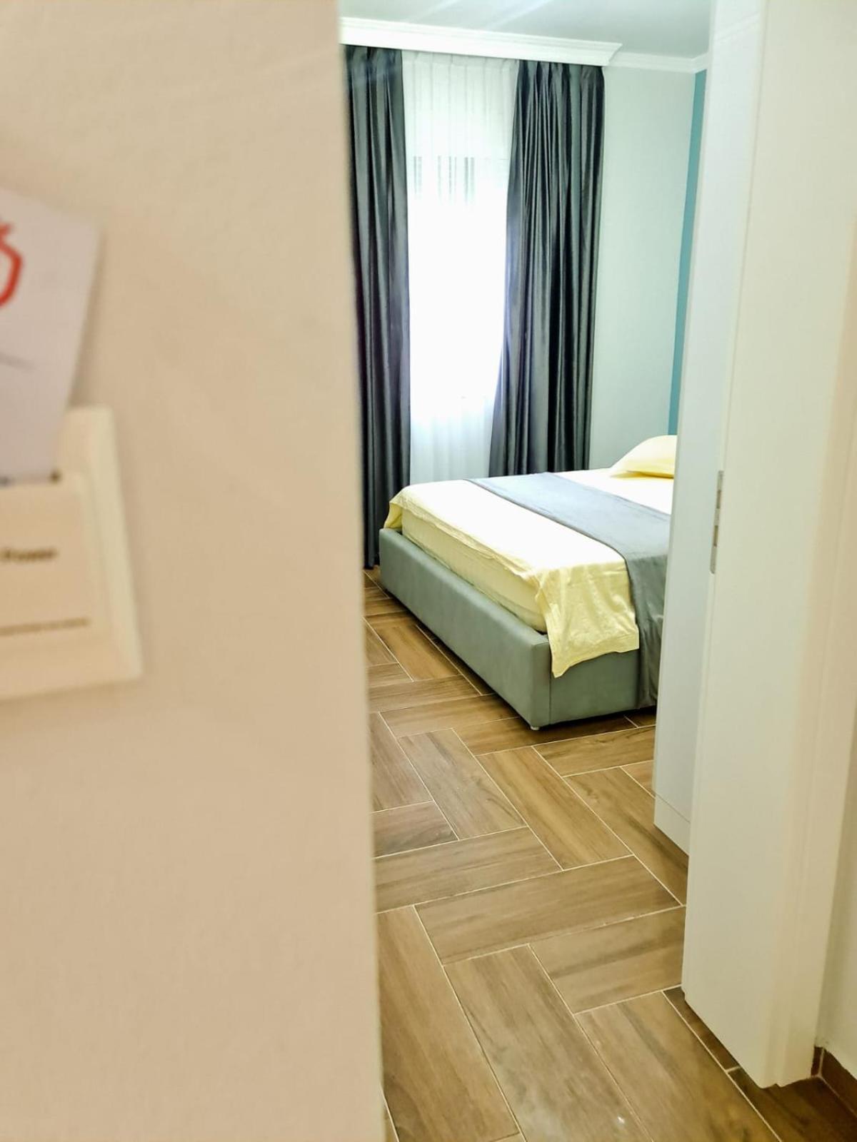 Hotel Sazani & Durrës