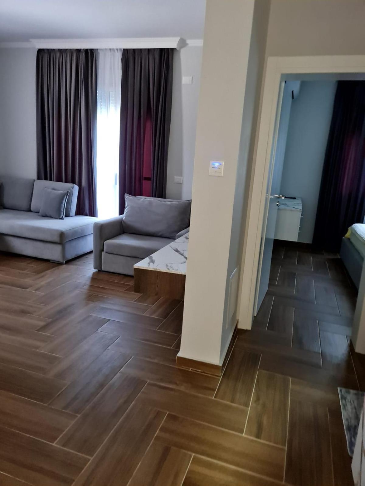 Sazani & Hotel *