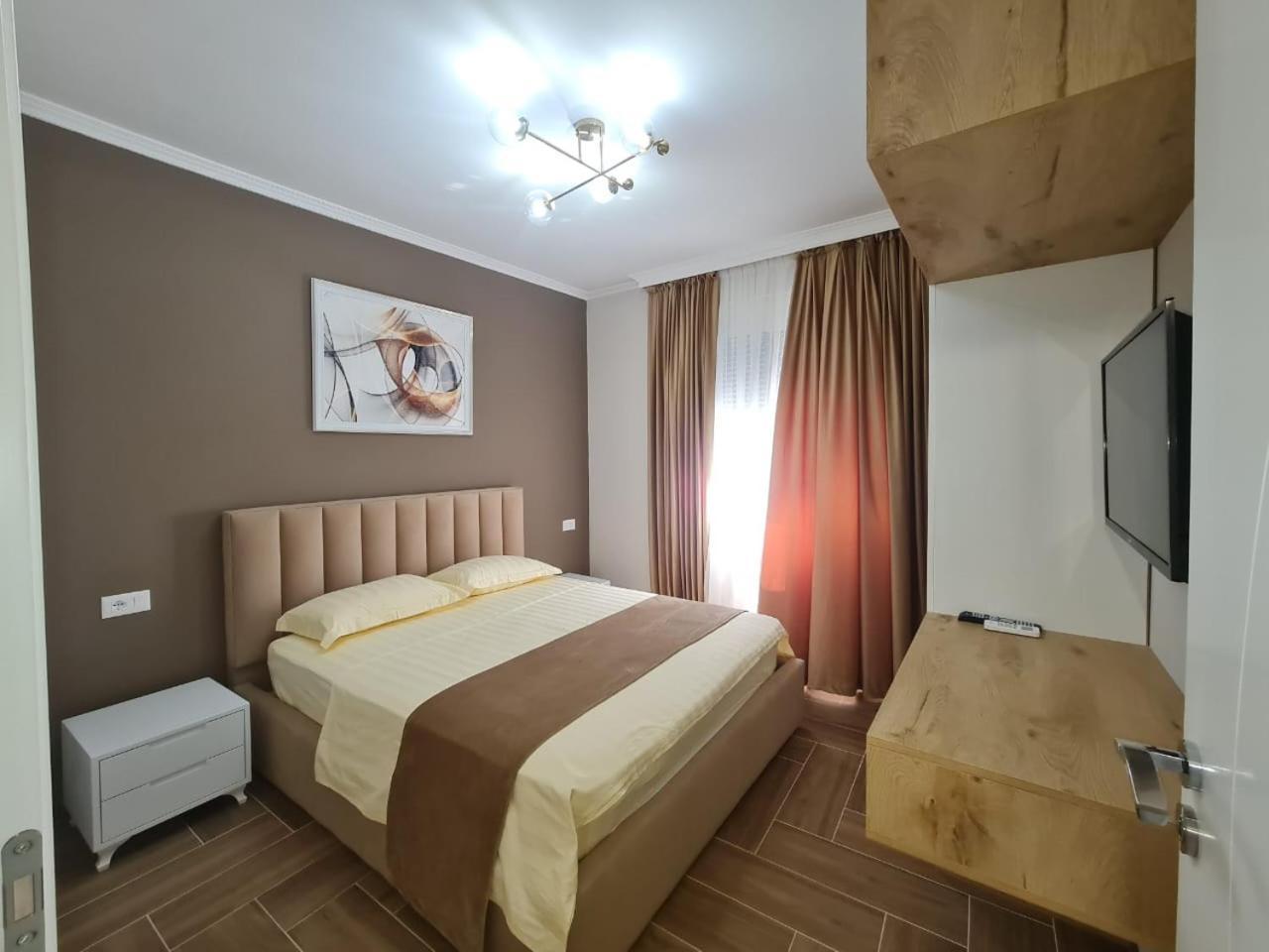 Hotel Sazani & *