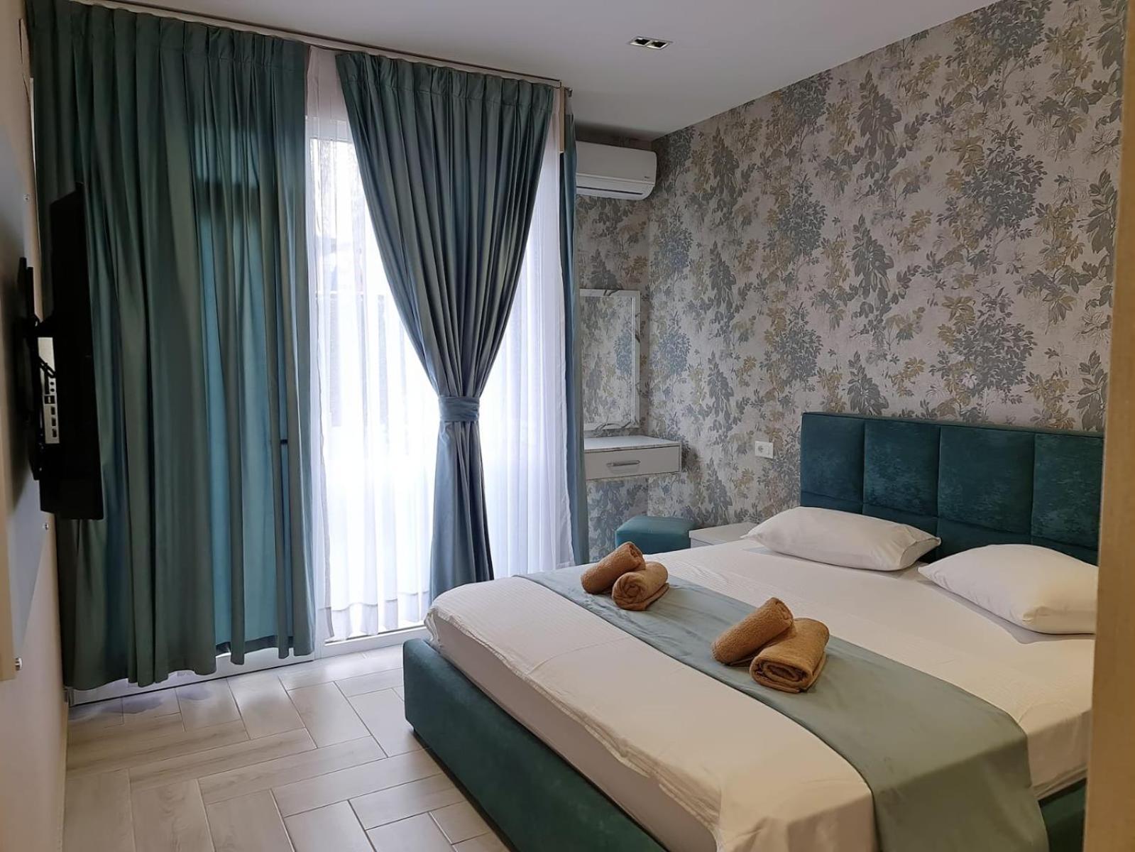 Sazani & Hotel