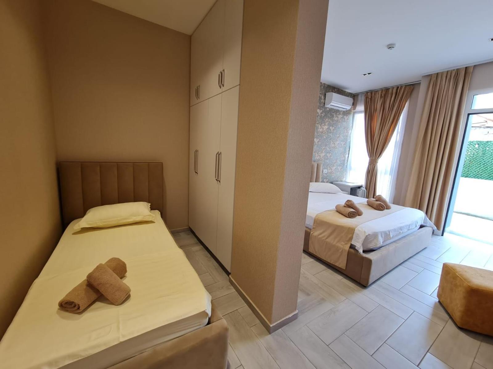 Sazani & Hotel Durrës