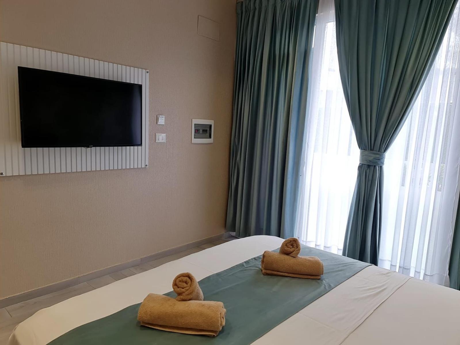 Hotel Sazani & Durrës